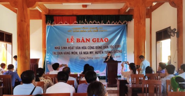 Bản Văng Môn, xã Nga My, huyện Tương Dương nhận bàn giao Nhà sinh hoạt văn hóa cộng đồng